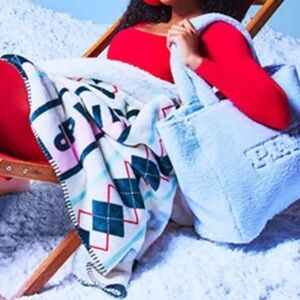 PINK “TEDDY” tote bag Victoria’s Secret light blue size approx 20 in